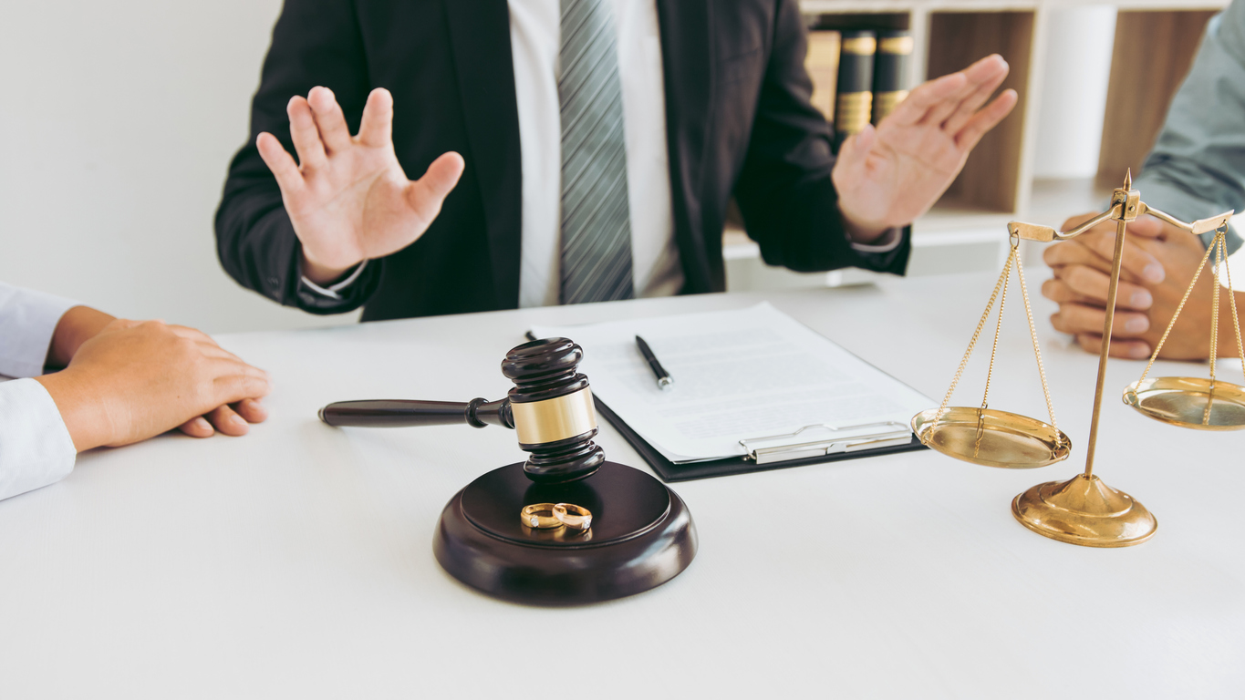 Ly hôn vắng mặt không lên tòa có được không? 3 ly hôn vắng mặt