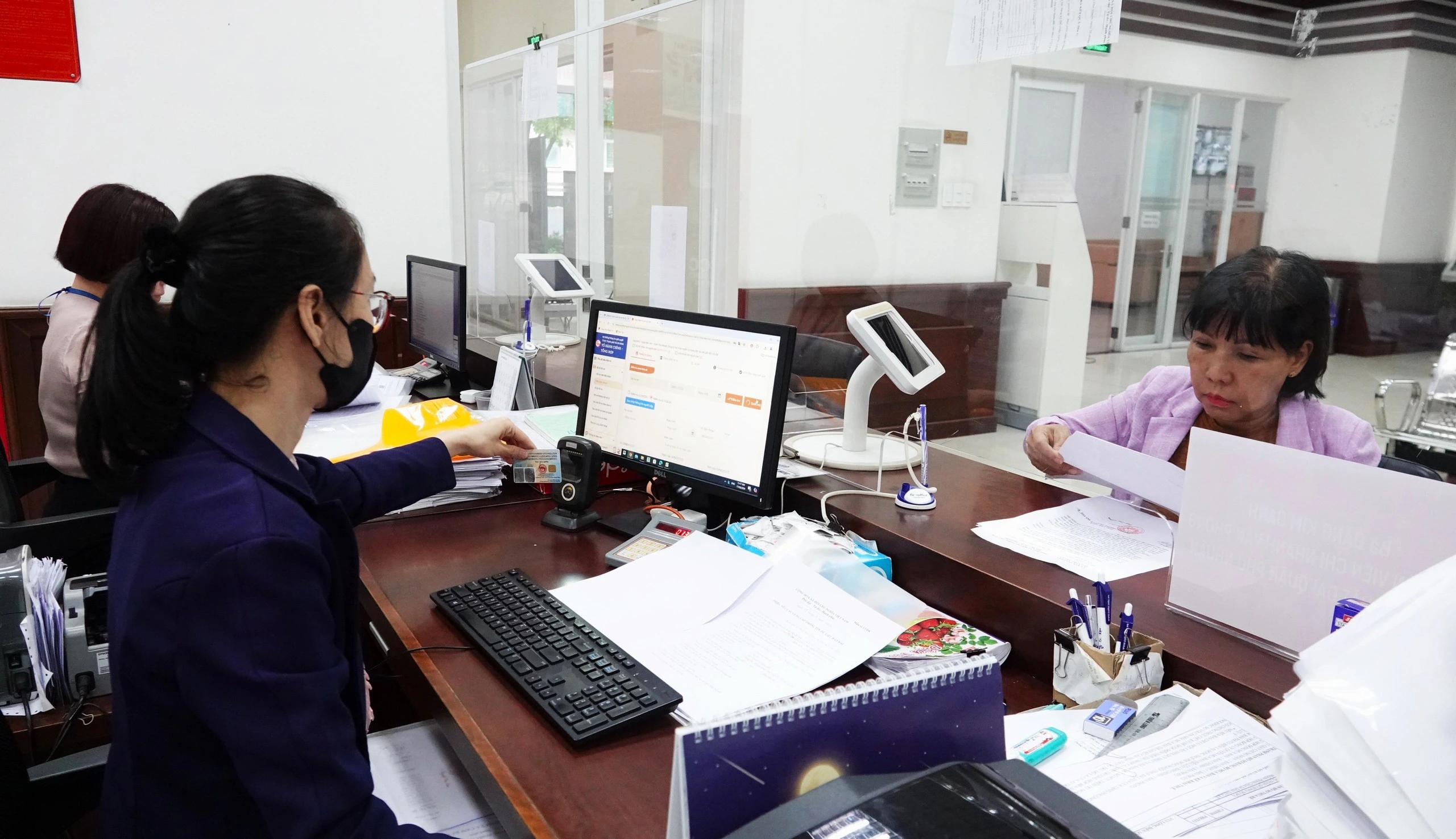 Dịch vụ Luật sư hỗ trợ khiếu nại về cán bộ, công chức 2 hỗ trợ khiếu nại về cán bộ công chức