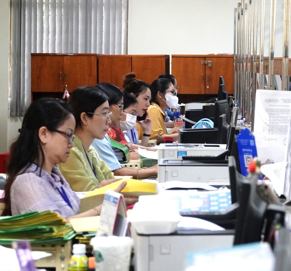 Dịch Vụ 2 luật sư chuyên sâu về cán bộ công chức