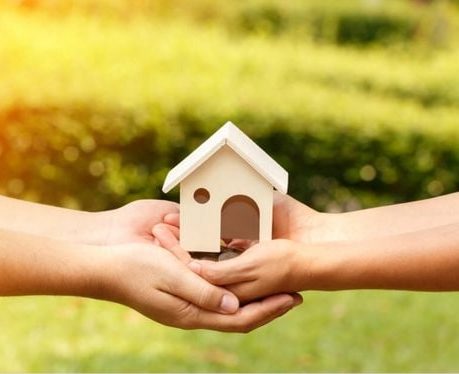 cha me tang dat cho con co doi lai duoc hay khong e1758796129401