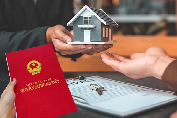 bố mẹ chồng tặng cho con dâu nhà đất có mất thuế không